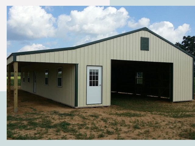 Строительство конюшен в Пугачёве