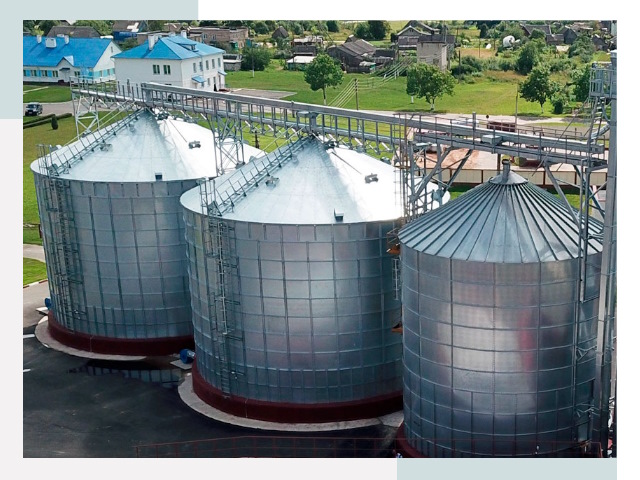 Металлические силосы в Пугачёве